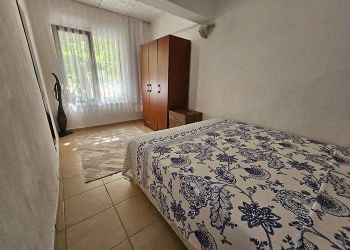 Melanur Проживание в семье Имврос